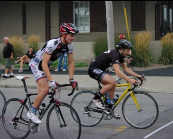 Teams battle reaches fever pitch in Cobblestone District, plus Fixies!